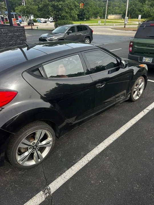 2012 Hyundai Veloster - Image 2 of 5