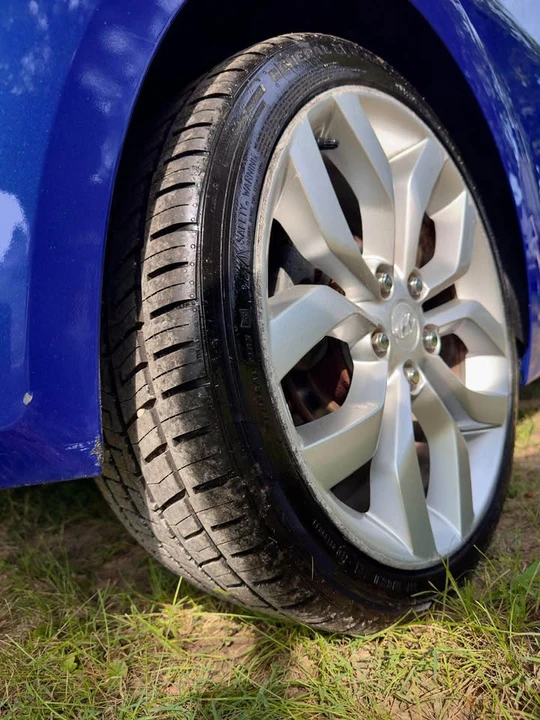 2012 Hyundai Veloster - Image 11 of 18