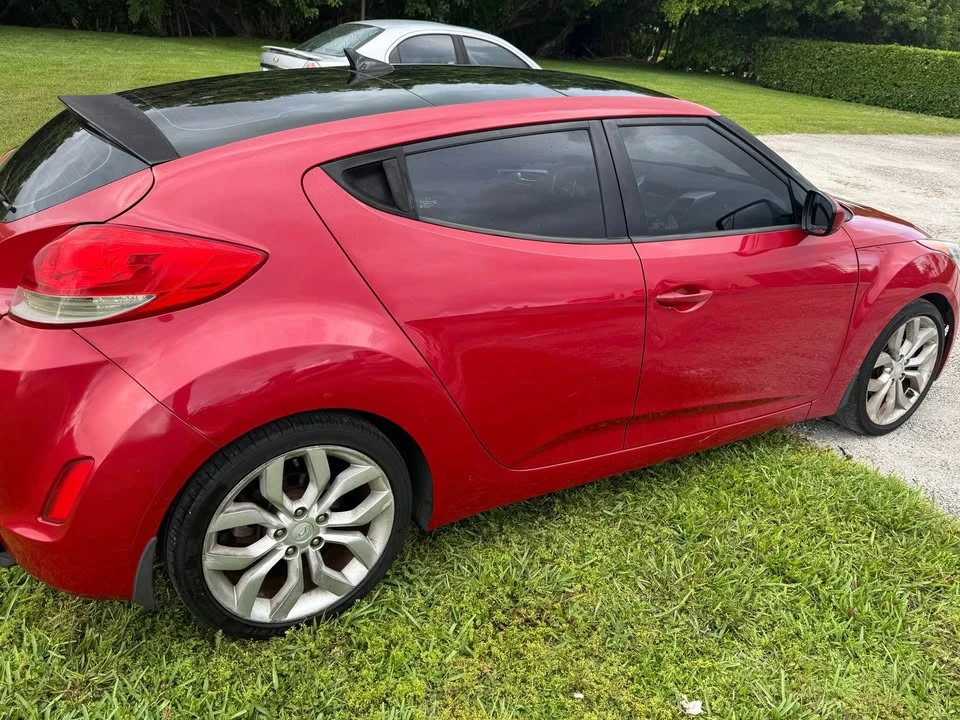 2012 Hyundai Veloster - Image 2 of 8