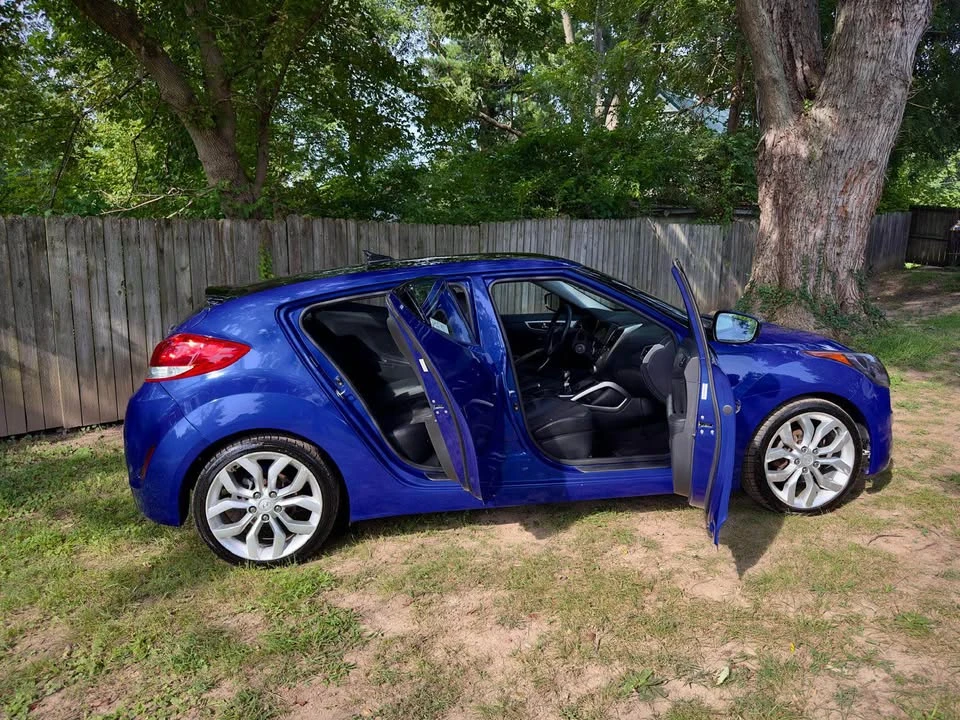 2012 Hyundai Veloster - Image 10 of 18