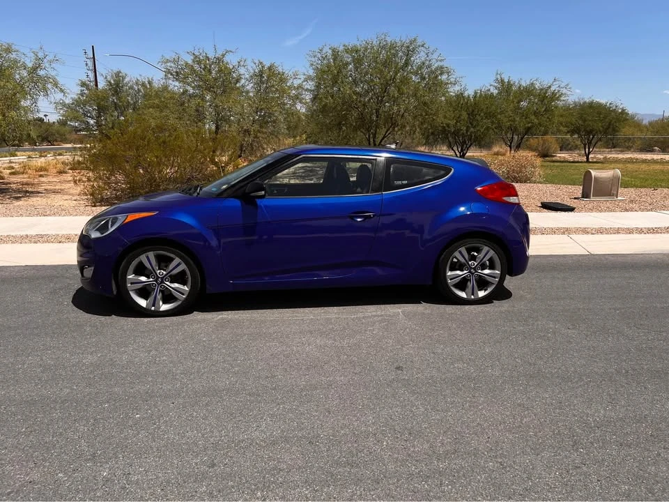 2012 Hyundai Veloster - Image 2 of 11