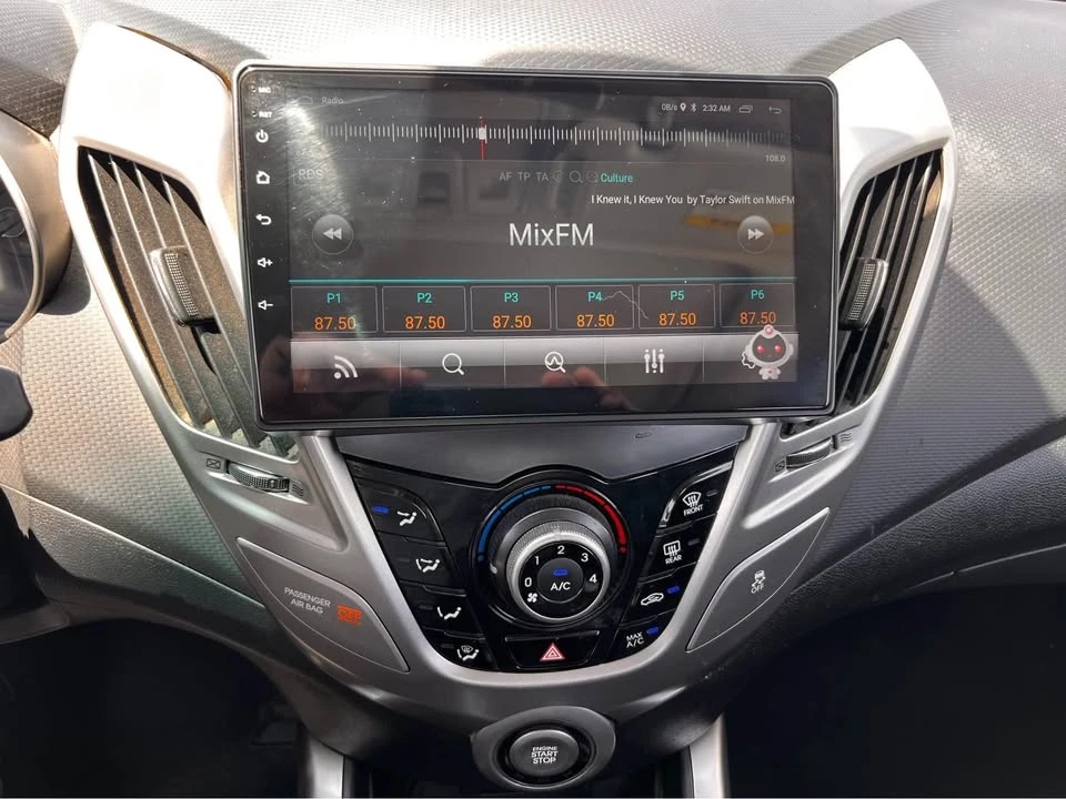 2012 Hyundai Veloster - Image 10 of 11