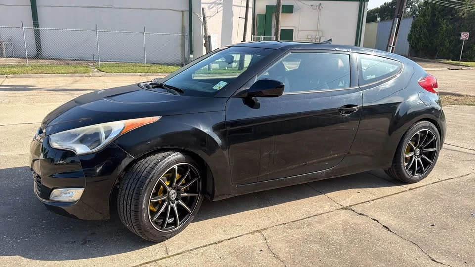 2012 Hyundai Veloster - Image 2 of 9