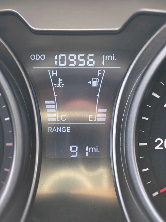 2012 Hyundai Veloster - Image 11 of 13