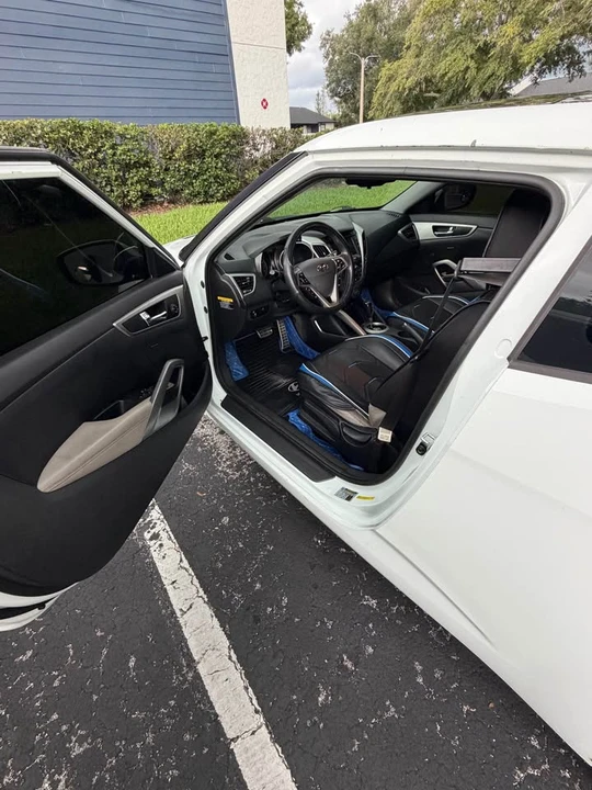 2012 Hyundai Veloster - Image 11 of 20