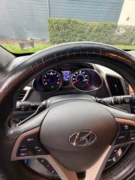 2012 Hyundai Veloster - Image 10 of 20