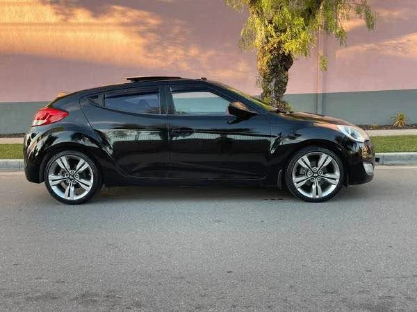 2012 Hyundai Veloster - Image 2 of 20