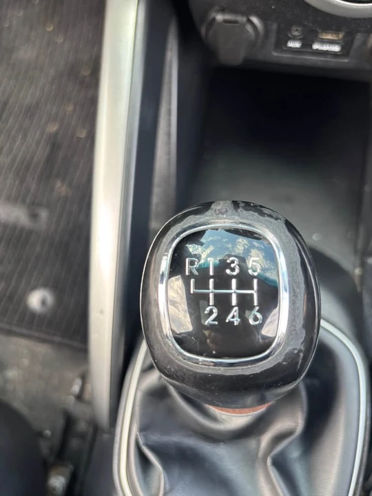 2012 Hyundai Veloster - Image 18 of 20