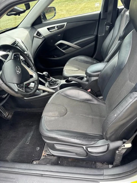 2012 Hyundai Veloster - Image 11 of 20