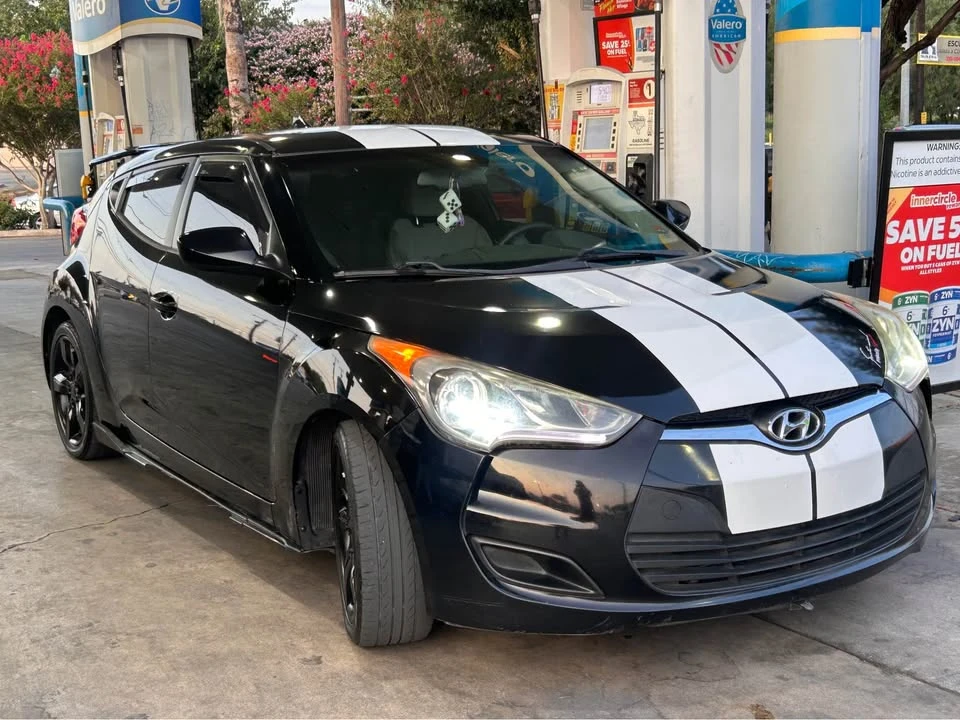 2012 Hyundai Veloster - Image 2 of 4