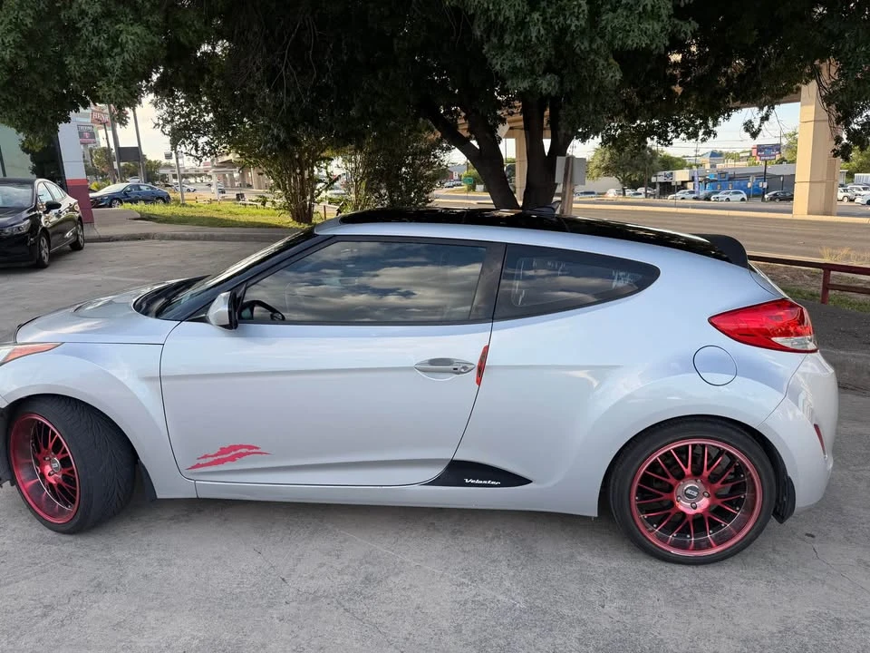 2012 Hyundai Veloster - Image 7 of 15