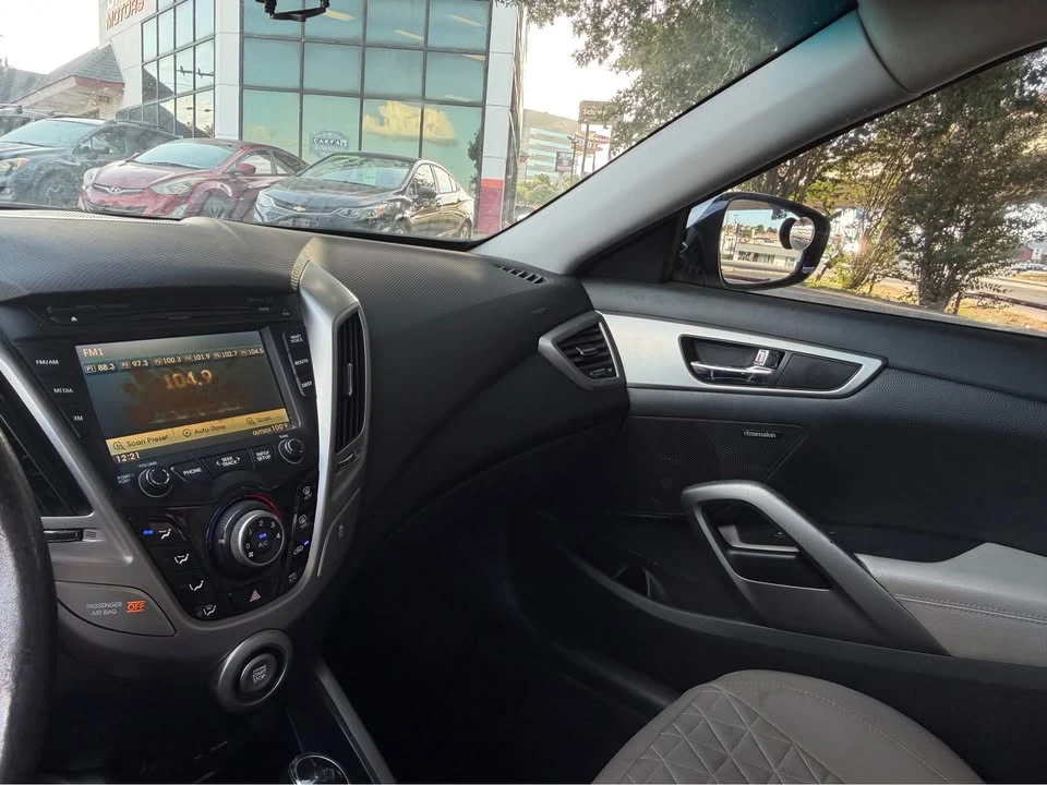 2012 Hyundai Veloster - Image 14 of 15