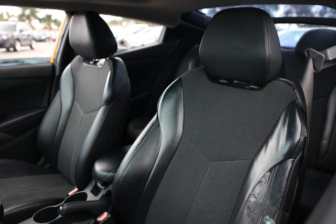 2012 Hyundai Veloster - Image 6 of 12