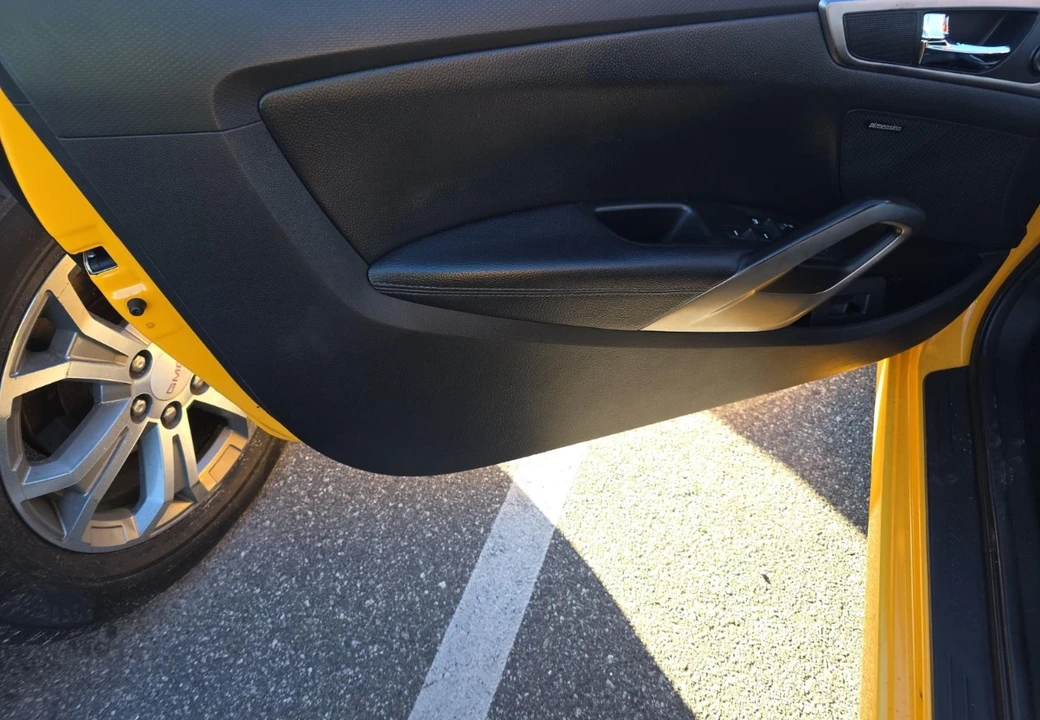 2012 Hyundai Veloster - Image 14 of 18