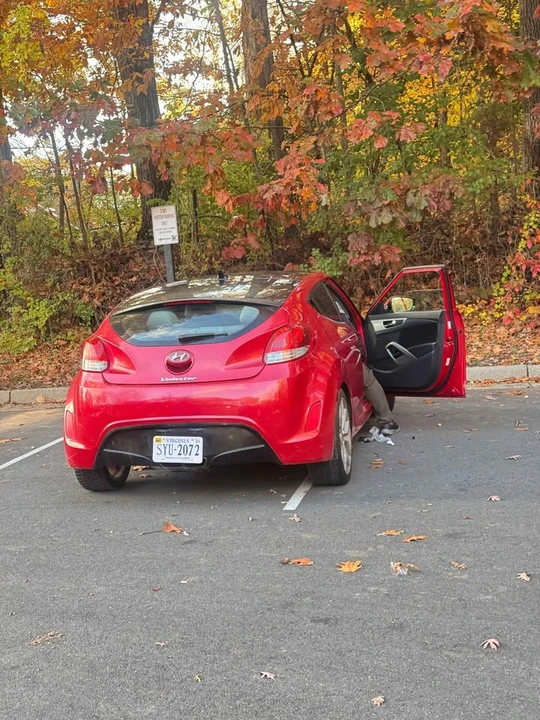 2012 Hyundai Veloster - Image 5 of 8