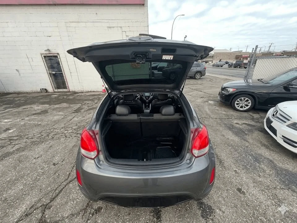 2012 Hyundai Veloster - Image 16 of 19