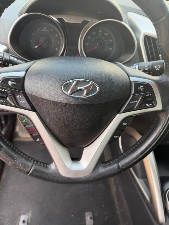 2012 Hyundai Veloster - Image 22 of 24