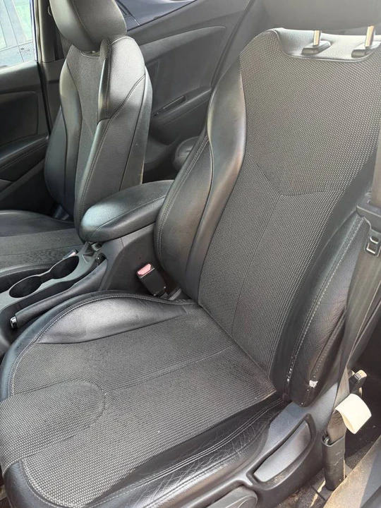 2012 Hyundai Veloster - Image 17 of 24