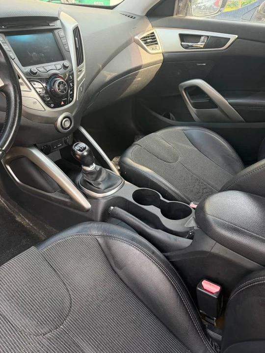 2012 Hyundai Veloster - Image 18 of 24