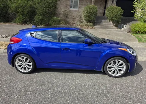2012 Hyundai Veloster Base 3Dr Coupe