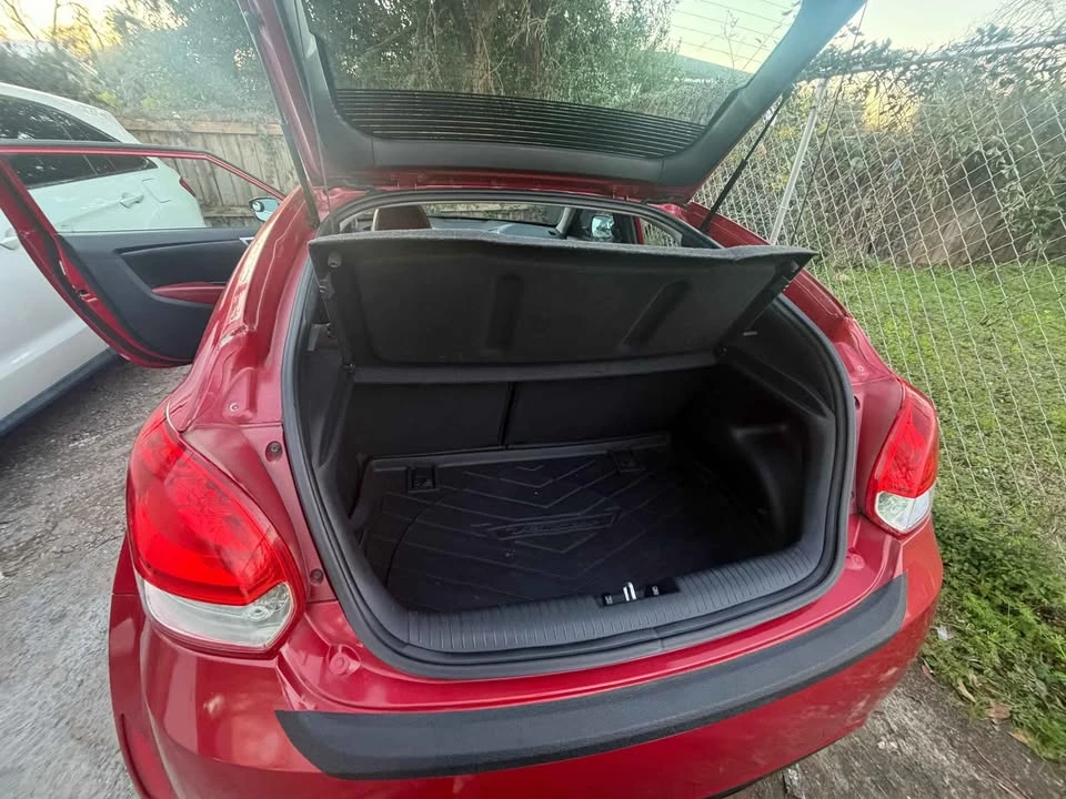 2012 Hyundai Veloster - Image 8 of 12