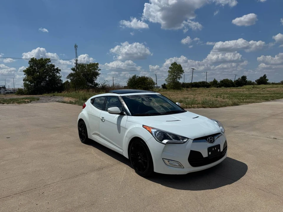 2012 Hyundai Veloster - Image 4 of 15