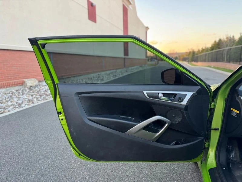 2012 Hyundai Veloster - Image 11 of 12