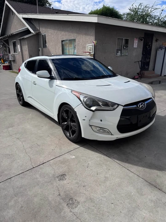 2012 Hyundai Veloster - Image 2 of 9