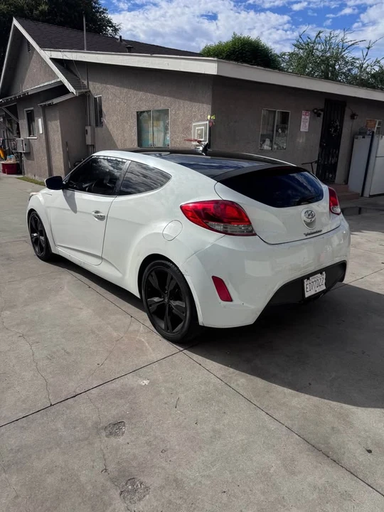 2012 Hyundai Veloster - Image 3 of 9