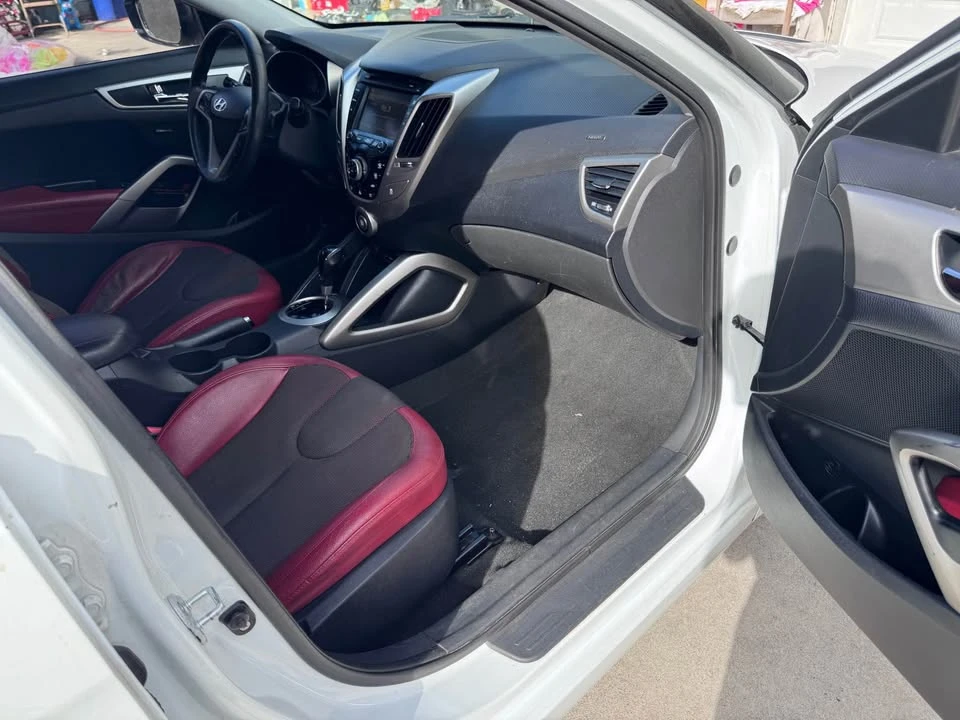 2012 Hyundai Veloster - Image 7 of 9