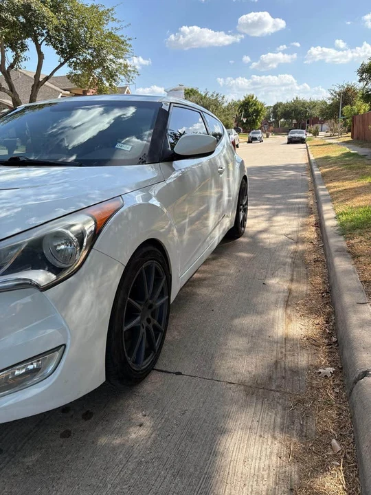 2012 Hyundai Veloster - Image 10 of 13