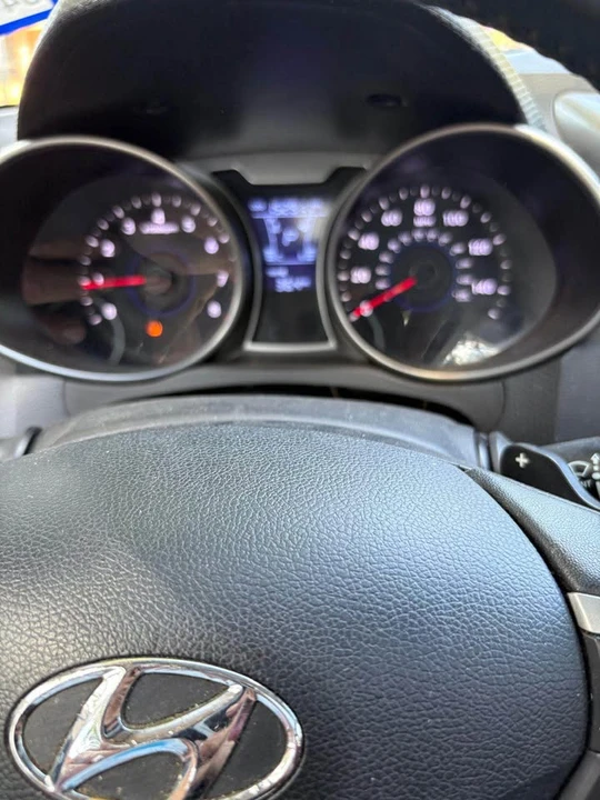 2012 Hyundai Veloster - Image 12 of 13