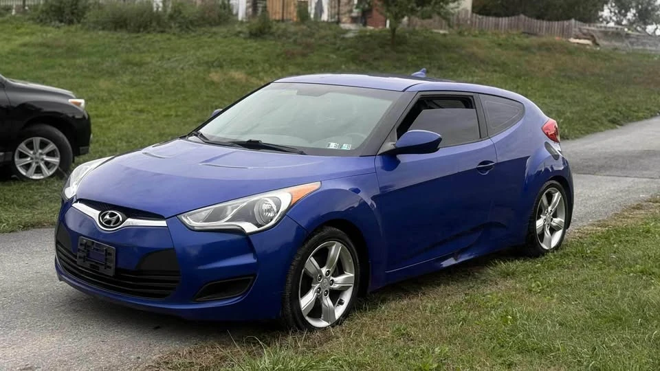 2012 Hyundai Veloster - Image 2 of 5