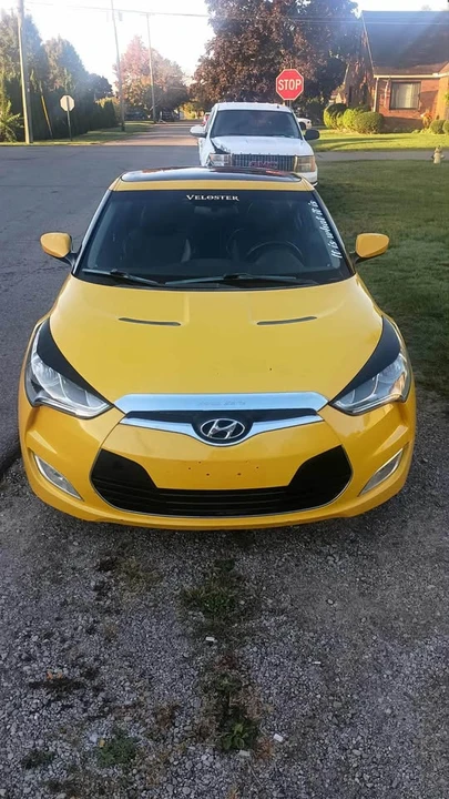 2012 Hyundai Veloster - Image 2 of 5