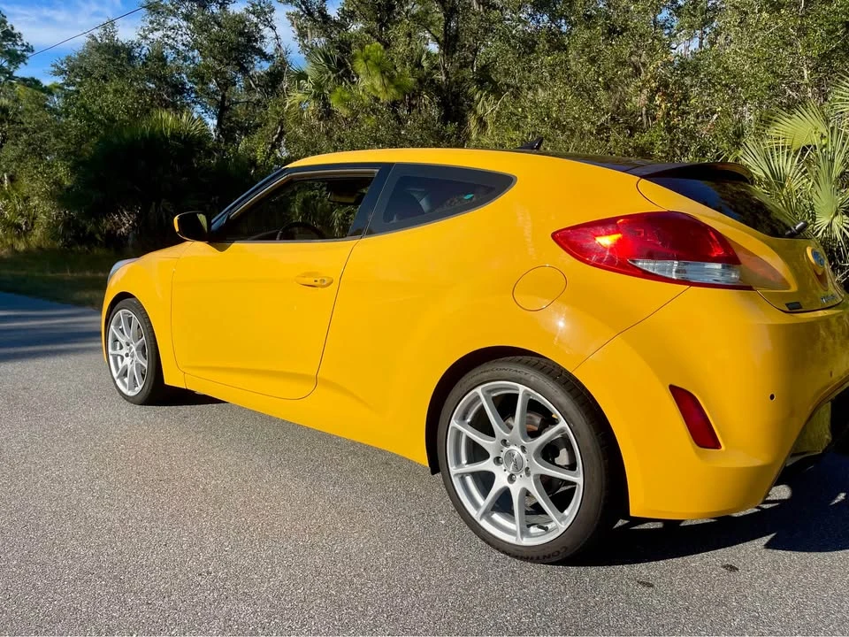 2012 Hyundai Veloster - Image 2 of 12