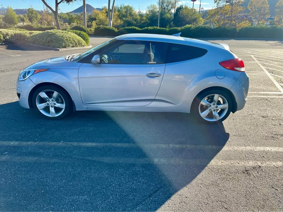 2012 Hyundai Veloster - Image 2 of 16
