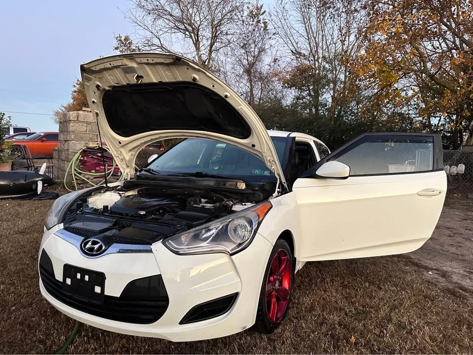 2012 Hyundai Veloster - Image 9 of 10
