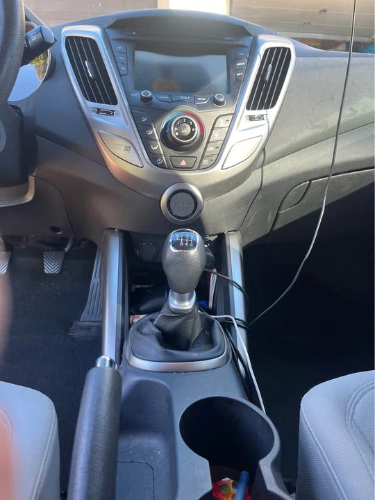 2012 Hyundai Veloster - Image 10 of 16