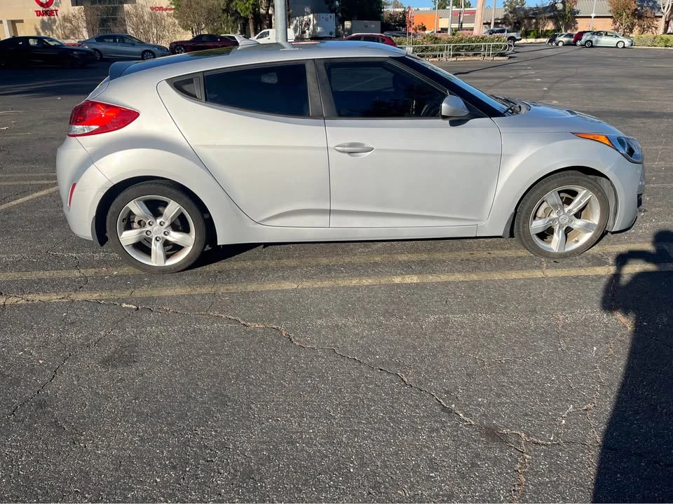 2012 Hyundai Veloster - Image 4 of 16