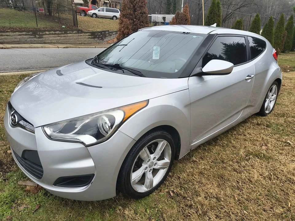 2012 Hyundai Veloster - Image 11 of 12