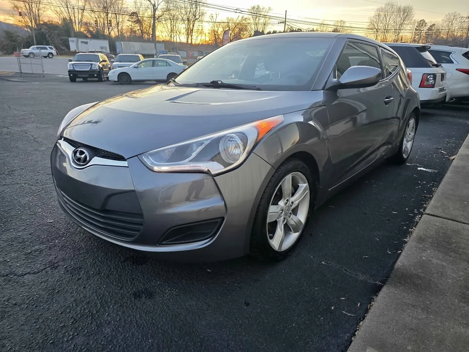 2012 Hyundai Veloster - Image 10 of 20