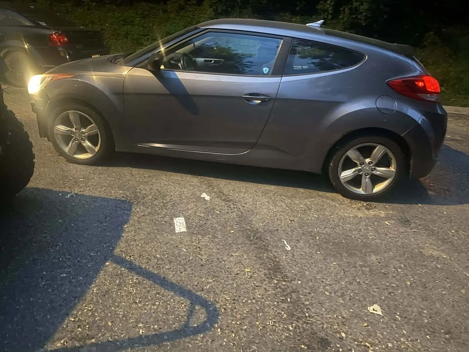 2012 Hyundai Veloster - Image 2 of 12
