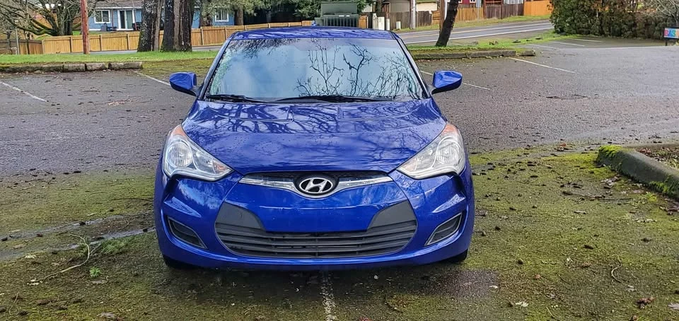 2012 Hyundai Veloster - Image 2 of 13