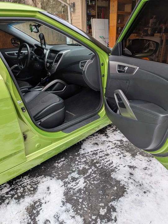 2012 Hyundai Veloster - Image 11 of 18