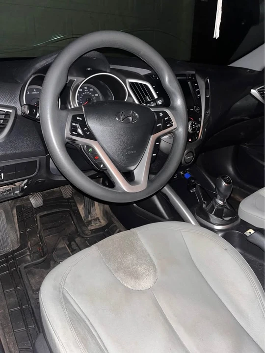 2012 Hyundai Veloster - Image 2 of 7