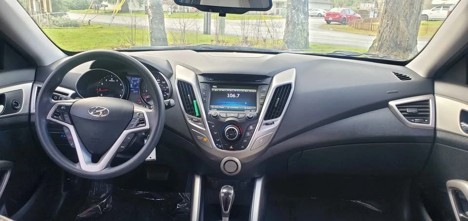 2012 Hyundai Veloster - Image 12 of 13