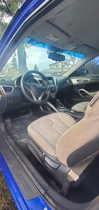 2012 Hyundai Veloster - Image 11 of 13