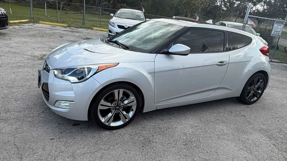 2012 Hyundai Veloster - Image 2 of 9