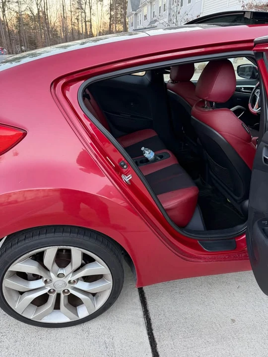 2012 Hyundai Veloster - Image 10 of 10