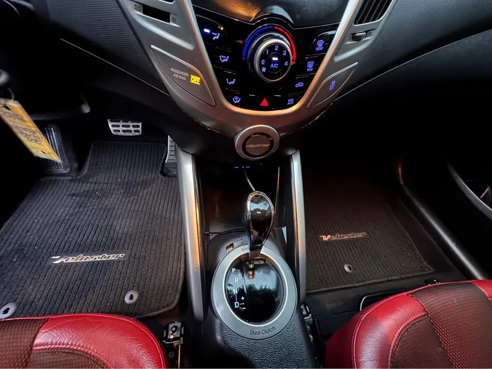 2012 Hyundai Veloster - Image 11 of 19